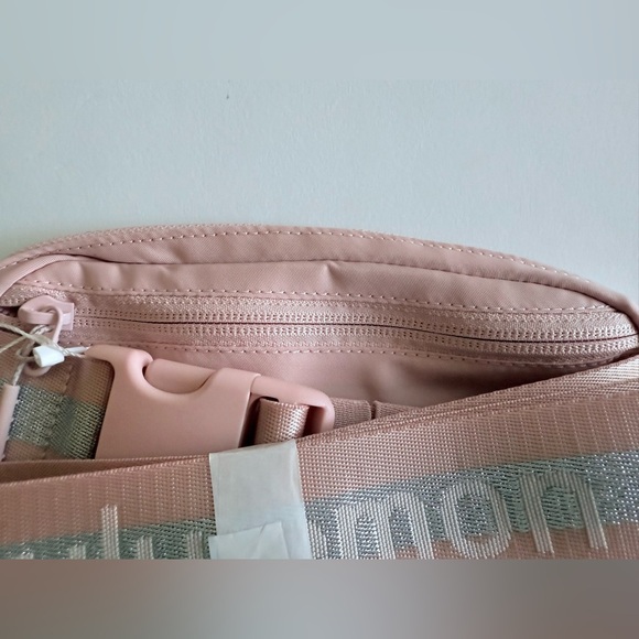 Lululemon Everywhere Belt Bag 1L Wordmark Pink Mist/Silver/White Opal Fanny Pack - Picture 9 of 16
